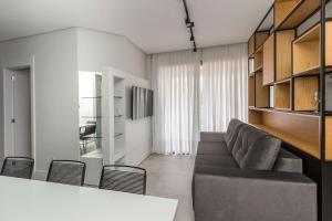 Porto Madero 301 – Apartamento Moderno em Condomínio com Piscina e Academia no Rooftop no Centro de Bombinhas.