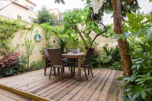 GuestHost - Oltrarno Bright Apartment con Patio Privato