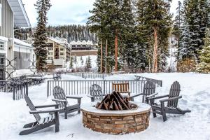 Ski-In Ski-Out Modern Mountain Condo