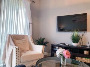 Two-Bedroom Condo room in Jiminy's Hideaway