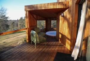 Hotels Les Lodges du golf de la Marterie : Chambre Double avec Terrasse