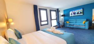 Hotels Hotel du Golf Coignieres : photos des chambres