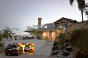 Casa Bellavista, 4 suítes A/C, Sauna, Vista - Bom Sucesso