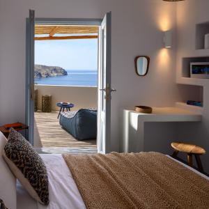 Ambeli Sunset Villas Santorini Greece