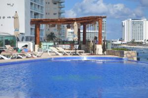 GIRASOL CONDO CANCUN BEAcH