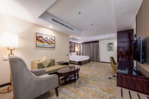 Deluxe Junior Suite room in Alertiqaa Palace - قصر الارتقاء