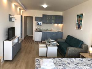 Студио Сънрайз А28, Лозенец