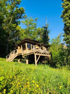 Villages vacances Domaine d'Escapa : Cabane avec Spa 
