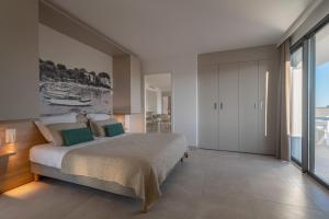 Three-Bedroom Apartment room in Lagrange Apart'Hôtel Les Jardins d'Olympie