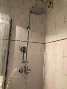 B&B / Chambres d'hotes Villa C3 Arthur Rimbaub chambre d’hote piscine proche mer plage 600m : photos des chambres