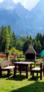 Mountain peaks Apartment with Sauna 