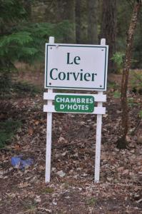 Bed & Breakfast - Château du Corvier photo 6