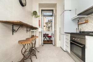 Rustic M2 R1 - Amazing Double Room with Shared Bathroom