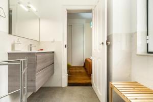 Groovy M2 R3 - Amazing Double Room with En-suite Bathroom