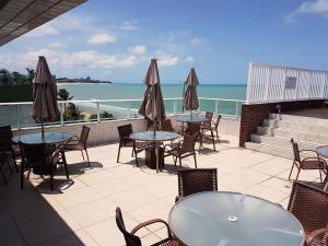 Apartamento de 2 quartos com pé na areia em Manaíra