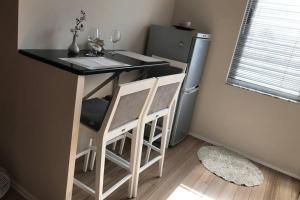 Spacious 1BR City Hub with Balcony