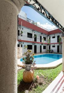 la aurora hotel colonial