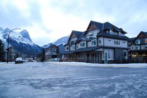 Windtower Lodge Queen Bed Suite-UGParking&Walking2DT