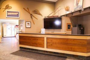 Windtower Lodge Queen Bed Suite-UGParking&Walking2DT