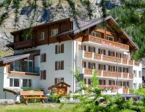 Hotel Portjengrat - ساس-الماغيل