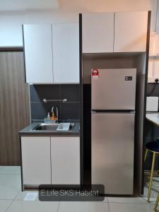E Life SKS Habitat With WiFi Netflix