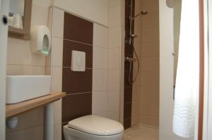 Hotels Cit'Hotel Les Alizes : photos des chambres