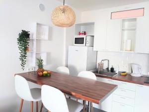 Las Americas Holidays