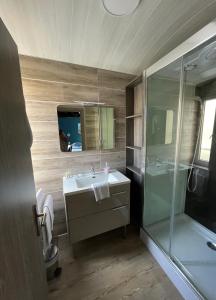 Hotels Hotel De La Mer : photos des chambres
