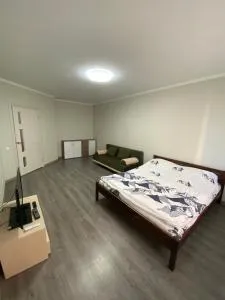 ОДНОКОМНАТНАЯ КВАРТИРА С ДИЗАЙНЕРСКИМ РЕМОНТОМ - Knizhkovtsy