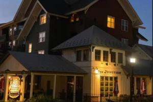 The Treehouse at Snowshoe - Village & Slope View