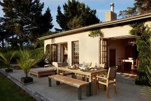 Hiwi at Tahi - luxury bungalow with seaviews - Ngunguru