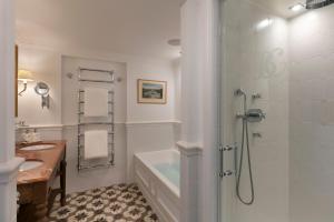 Hotels Airelles Gordes, La Bastide : photos des chambres