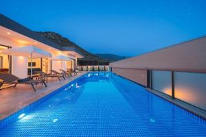 Corleone - Modern Villa with Jacuzzi in Kalkan