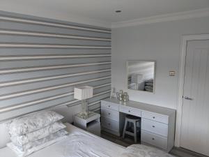 Castleshaw Holiday Home