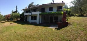 obrázek - Secluded 1.8 acre garden Villa, for exclusive use with Stunning Views.