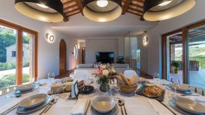 Borgo Da Monte 8, Emma Villas