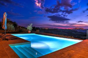 CASALE DEI GELSOMINI 8, Emma Villas