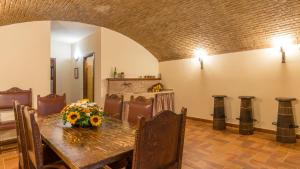 IL CASALE DEL NONNO 8&2 Emma Villas