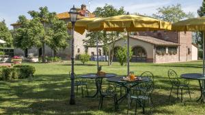 Le Caselle 26, Emma Villas