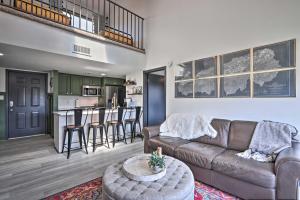 Pool Access and Balcony Mtn-View Gatlinburg Condo