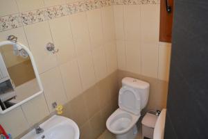 1 Bed Flat - Sleeps 4 - Garden - Parking - Wifi