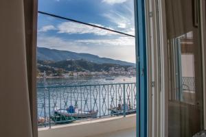 Beautiful house by the sea Poros-Island Greece