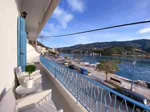 Beautiful house by the sea Poros-Island Greece