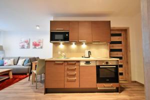 Apartment Dalibor II with private entrance and private garage
