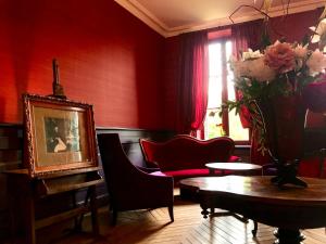 B&B / Chambres d'hotes Demeure Saint Louis Historic manor, City 700m, parking,A C,Clim,WIFI, heated pool, city view : photos des chambres