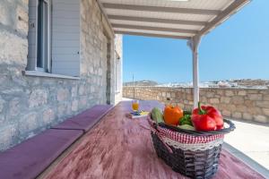 Stone House Yiota Milos Greece