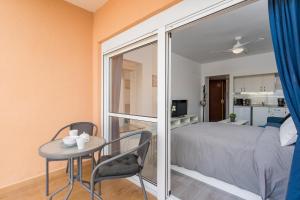 HOLIDAY RENTALS PISCINA, PLAYA PARKING a 5 min caminando del PUERTO DE BENALMADENA