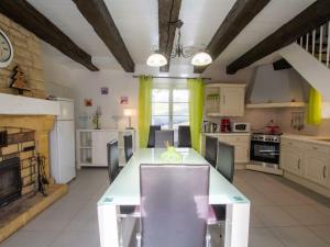 Maisons de vacances Gite Cendrieux, 5 pieces, 7 personnes - FR-1-616-14 : photos des chambres