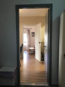 Ellis Old Town Apartment