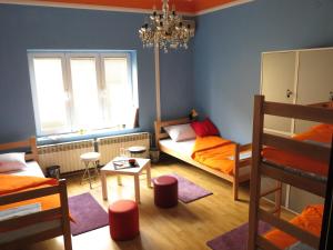 Traveler's Hostel & Apartments